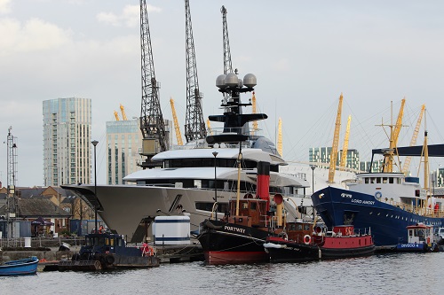 Super Yacht Kismet In West India Dock Isle Of Dogs Life