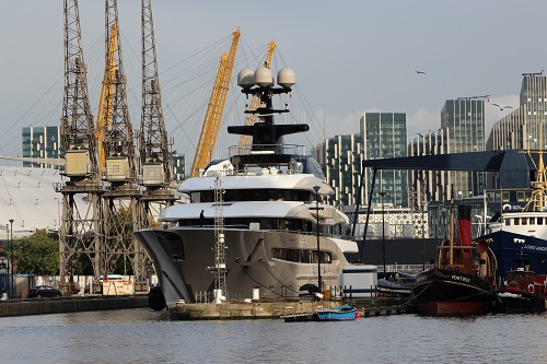 Super Yacht Kismet In West India Dock Isle Of Dogs Life